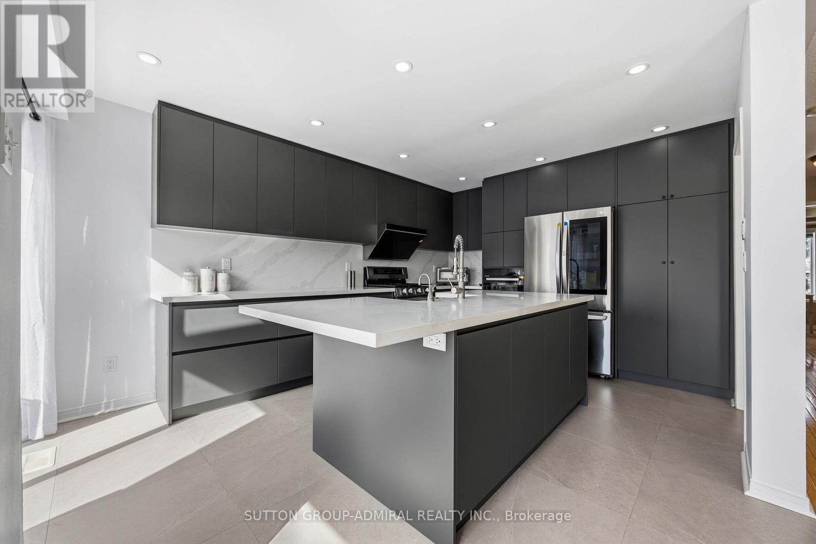 












75 JAMES SCOTT ROAD

,
Markham (Vinegar Hill),




Ontario
L3P7W6

