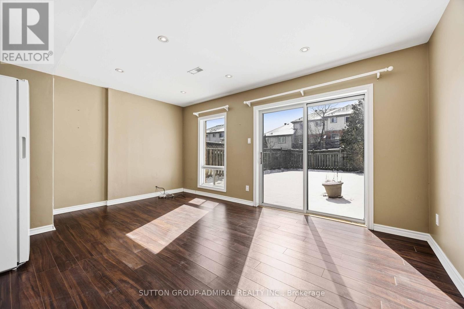 












75 JAMES SCOTT ROAD

,
Markham (Vinegar Hill),




Ontario
L3P7W6

