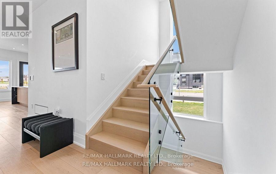 












88 COSFORD STREET

,
Aurora,




Ontario
L4G0G6

