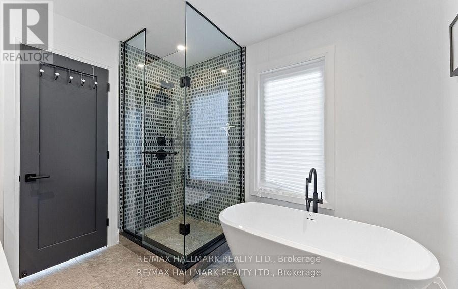 












88 COSFORD STREET

,
Aurora,




Ontario
L4G0G6


