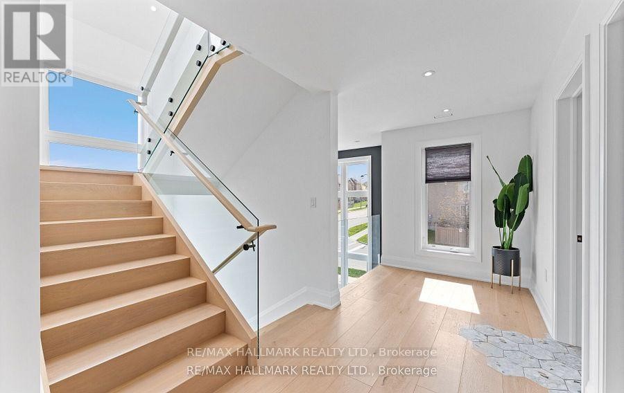 












88 COSFORD STREET

,
Aurora,




Ontario
L4G0G6

