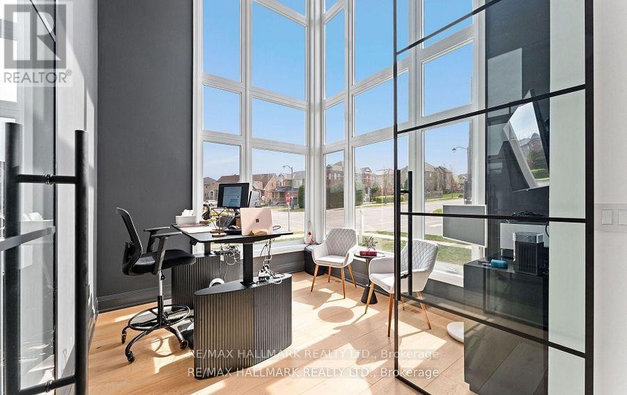 












88 COSFORD STREET

,
Aurora,




Ontario
L4G0G6

