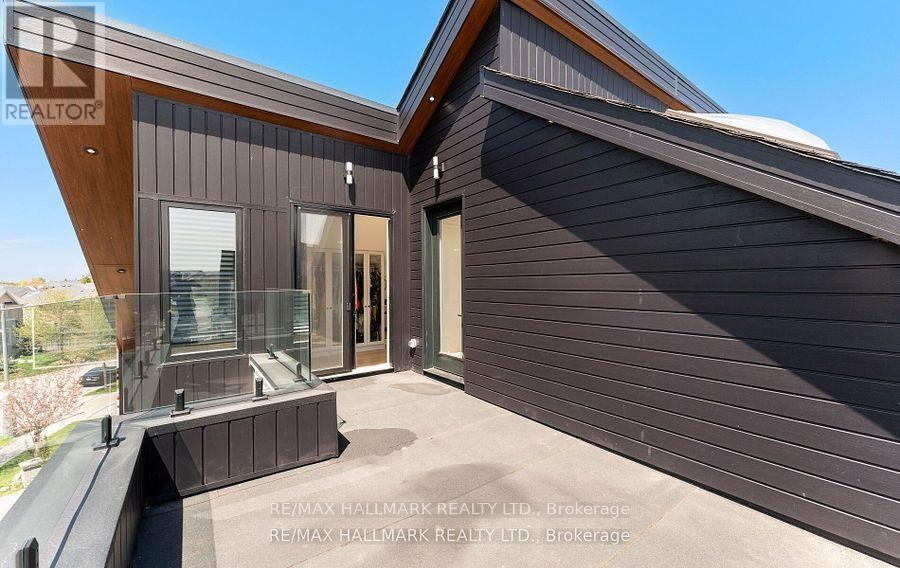 












88 COSFORD STREET

,
Aurora,




Ontario
L4G0G6

