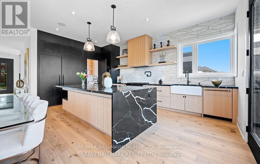 












119 POINTON STREET

,
Aurora,




Ontario
L4G0G6

