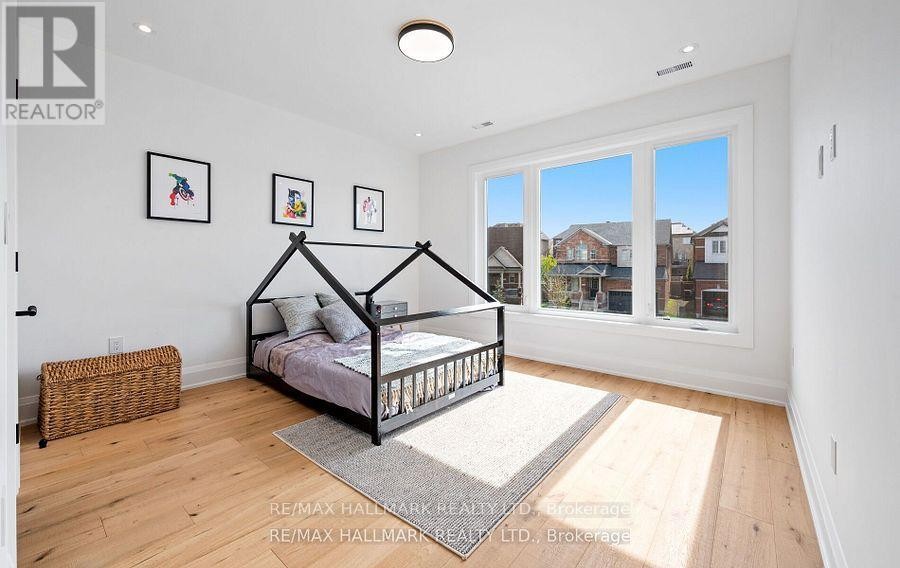 












119 POINTON STREET

,
Aurora,




Ontario
L4G0G6

