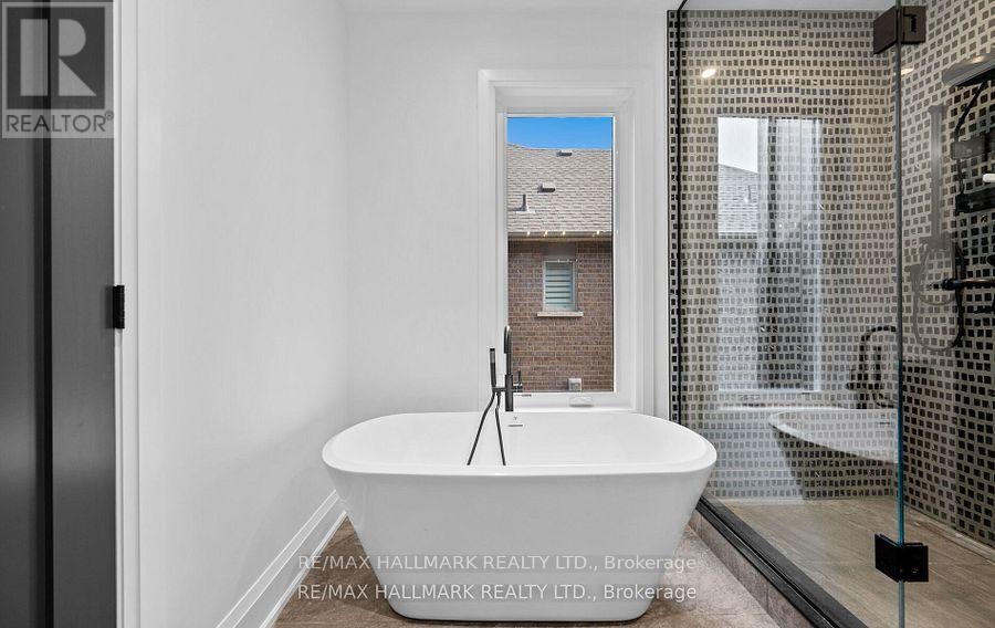 












119 POINTON STREET

,
Aurora,




Ontario
L4G0G6

