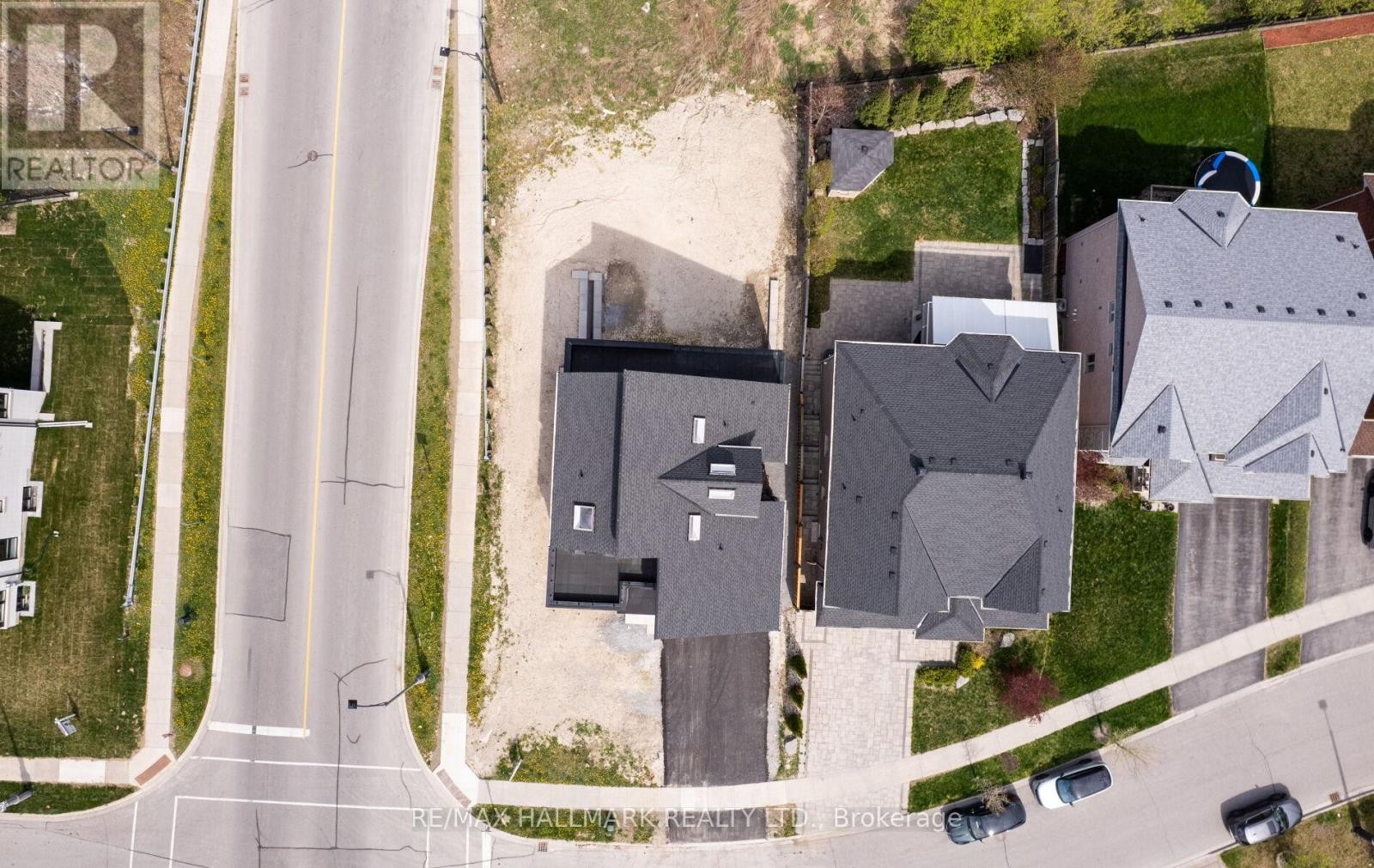












119 POINTON STREET

,
Aurora,




Ontario
L4G0G6

