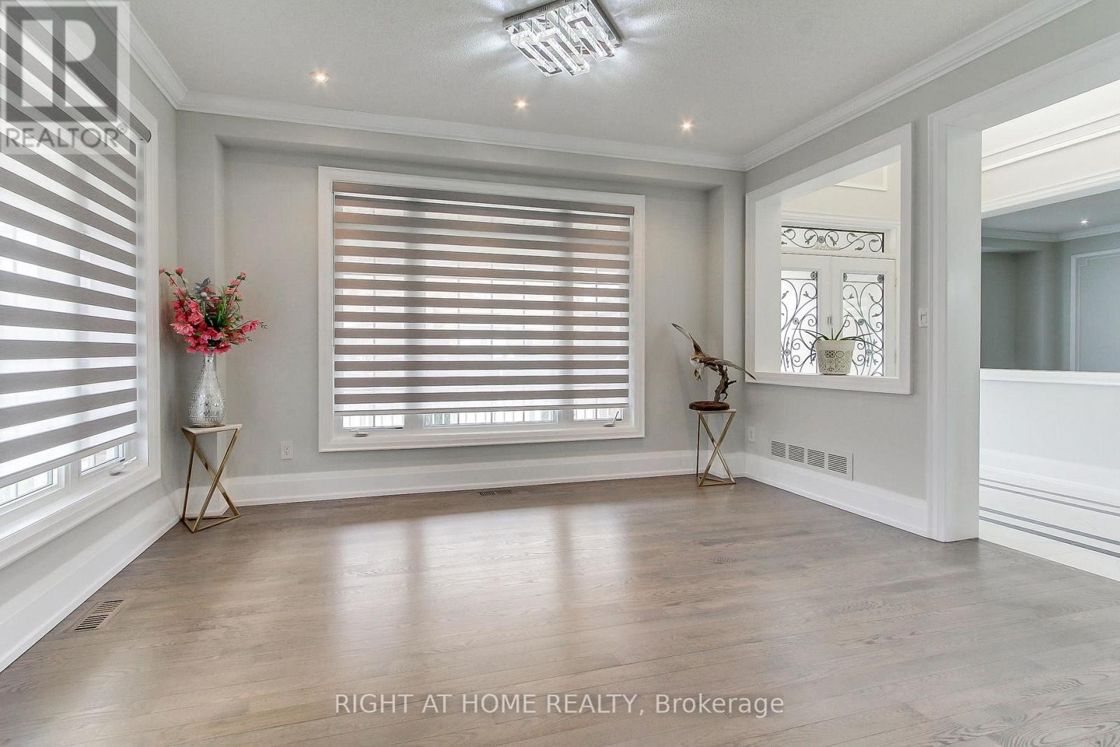 












109 VIPOND WAY

,
Bradford West Gwillimbury (Bradford),




Ontario
L3Z0G5

