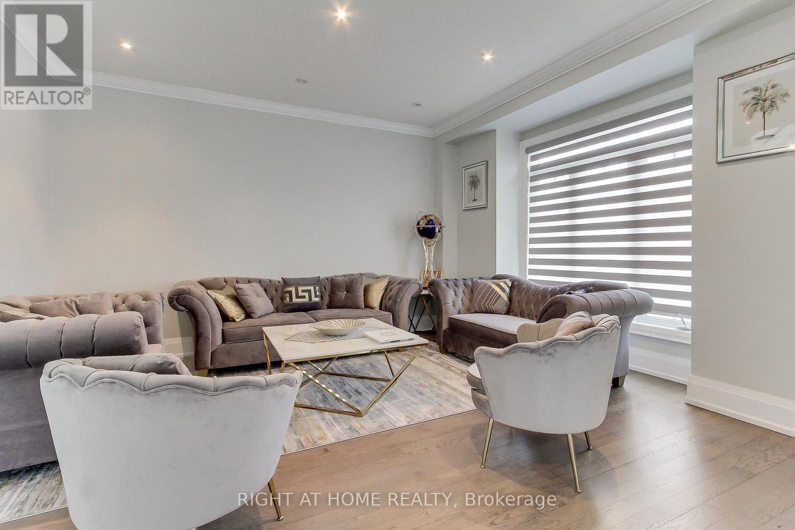 












109 VIPOND WAY

,
Bradford West Gwillimbury (Bradford),




Ontario
L3Z0G5


