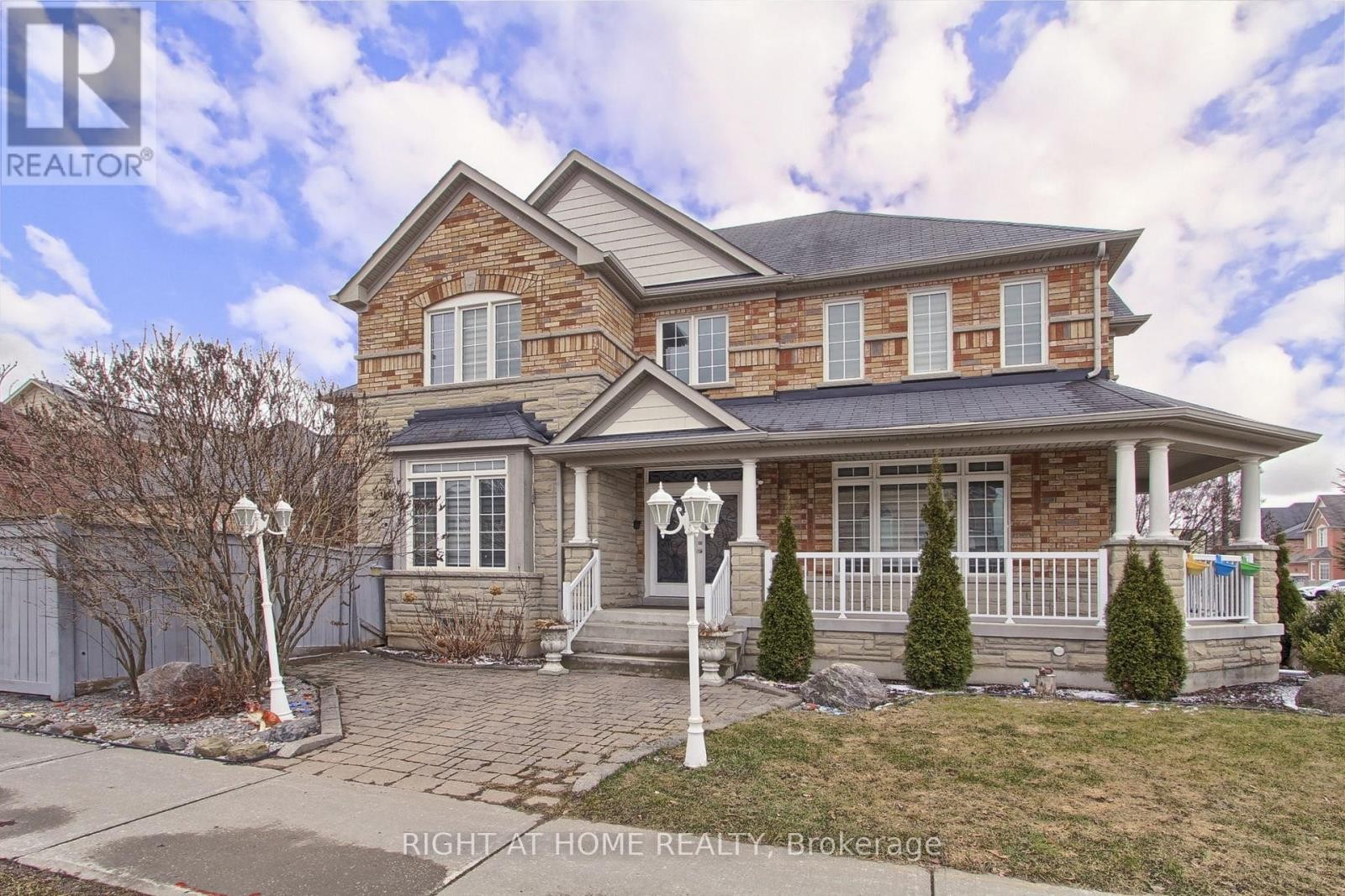 












109 VIPOND WAY

,
Bradford West Gwillimbury (Bradford),




Ontario
L3Z0G5

