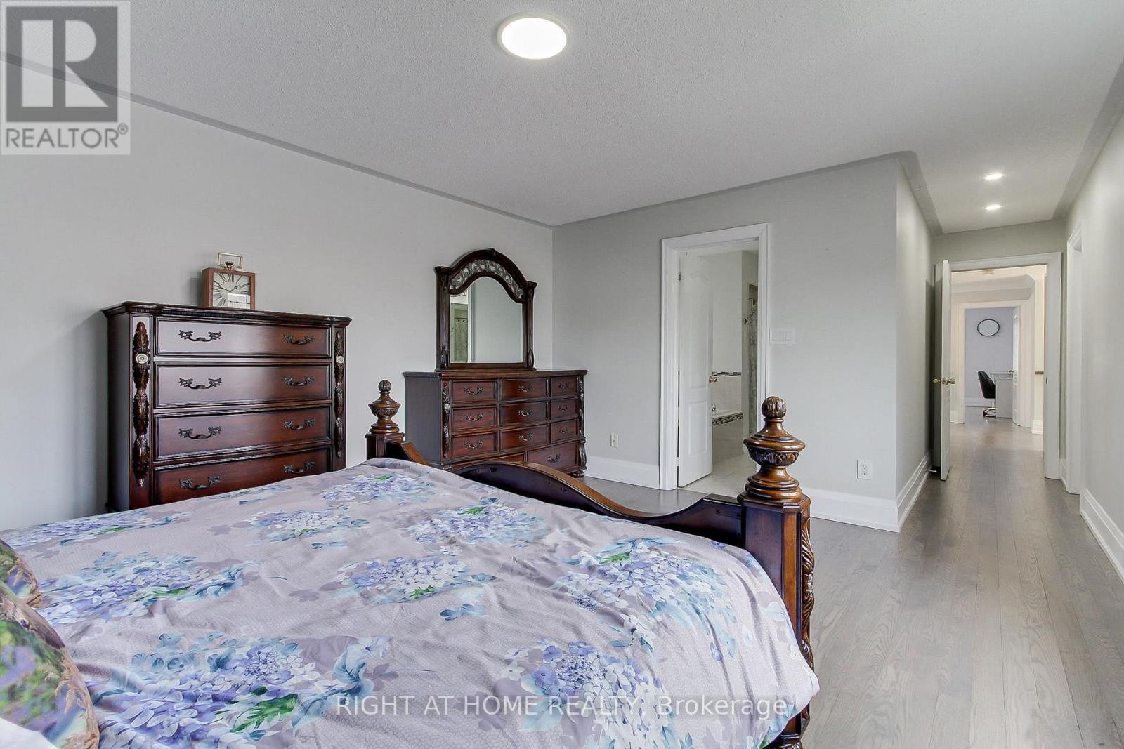 












109 VIPOND WAY

,
Bradford West Gwillimbury (Bradford),




Ontario
L3Z0G5


