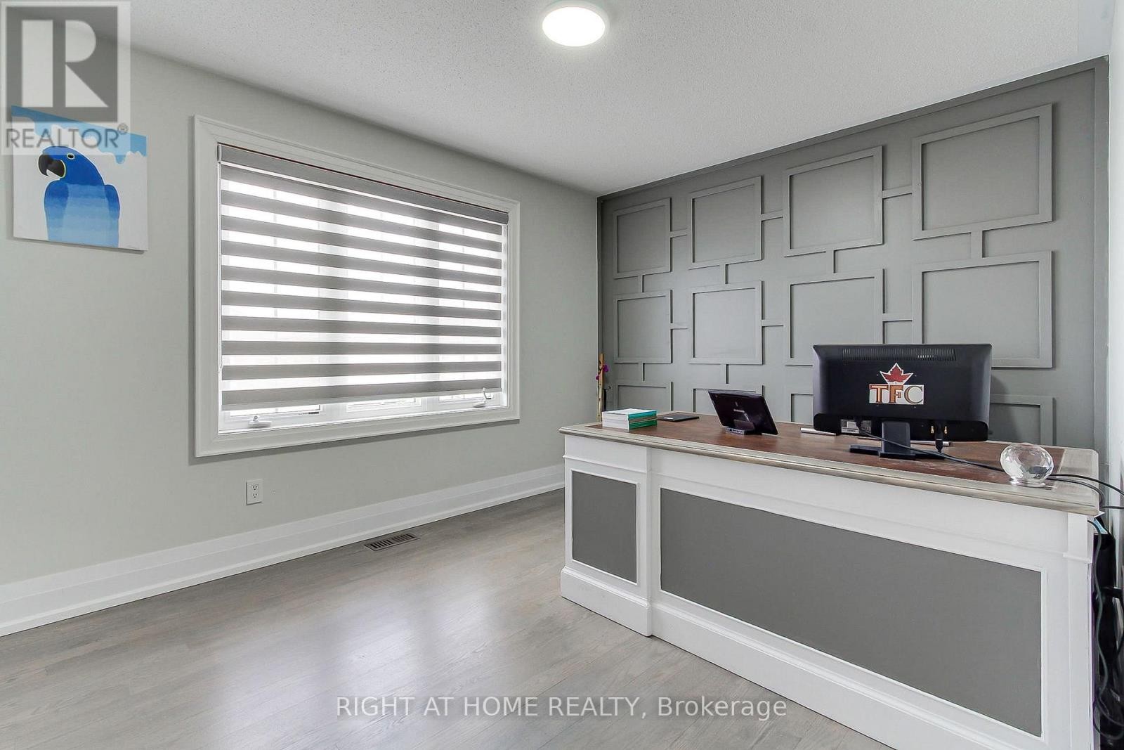 












109 VIPOND WAY

,
Bradford West Gwillimbury (Bradford),




Ontario
L3Z0G5

