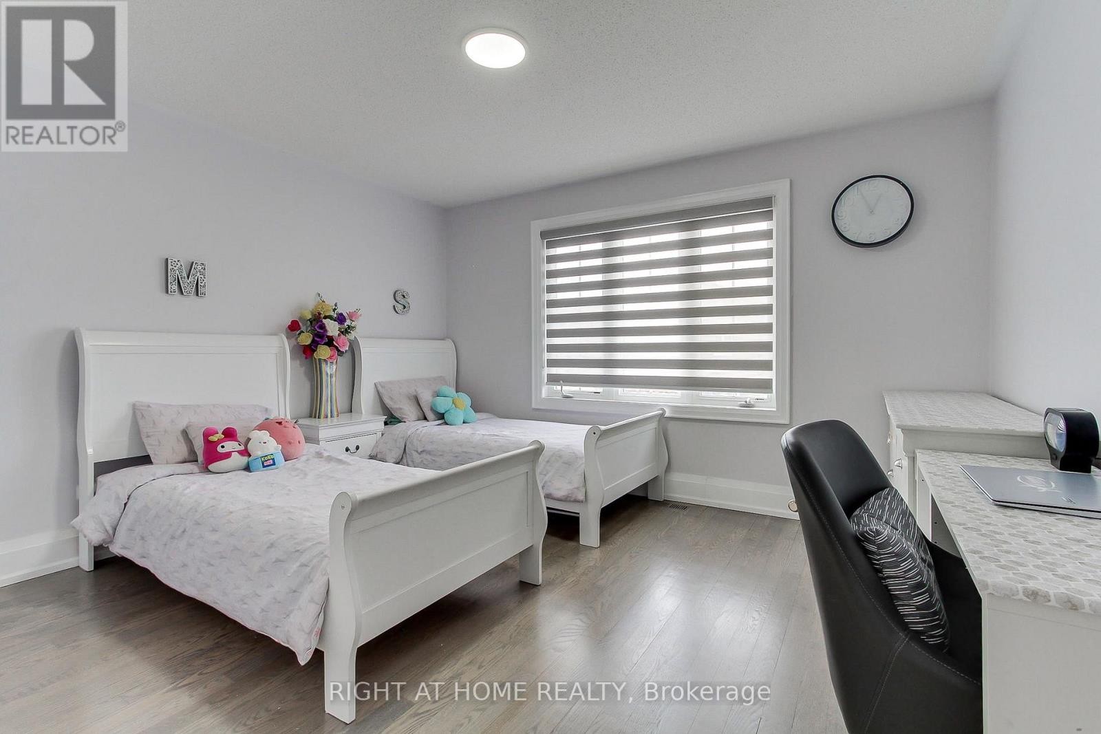 












109 VIPOND WAY

,
Bradford West Gwillimbury (Bradford),




Ontario
L3Z0G5

