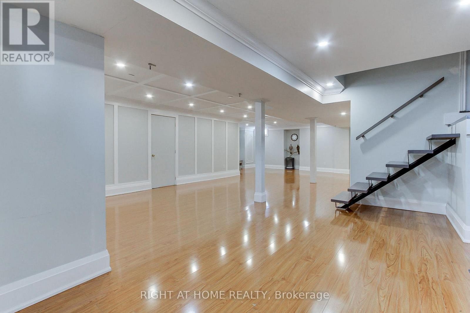 












109 VIPOND WAY

,
Bradford West Gwillimbury (Bradford),




Ontario
L3Z0G5

