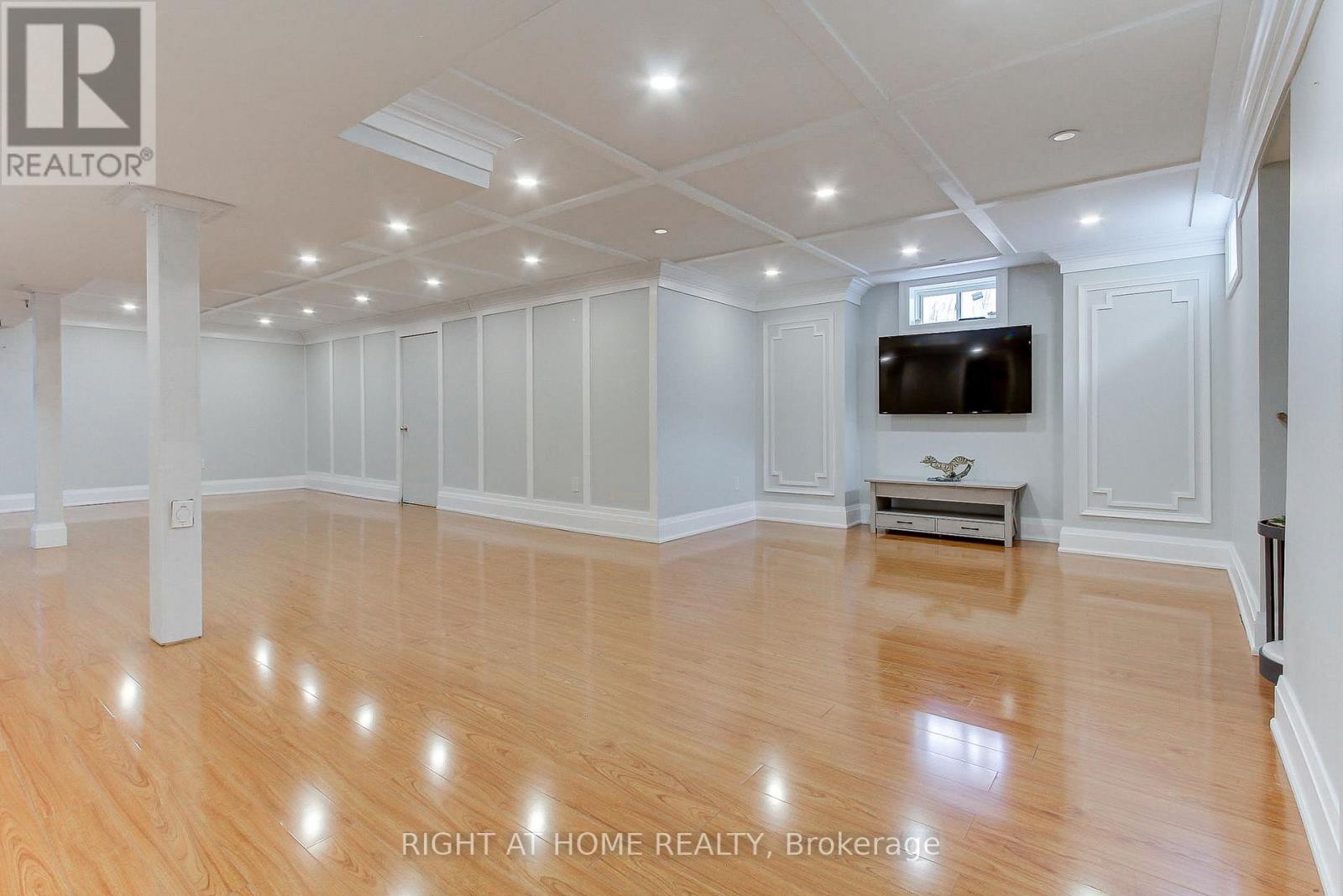 












109 VIPOND WAY

,
Bradford West Gwillimbury (Bradford),




Ontario
L3Z0G5

