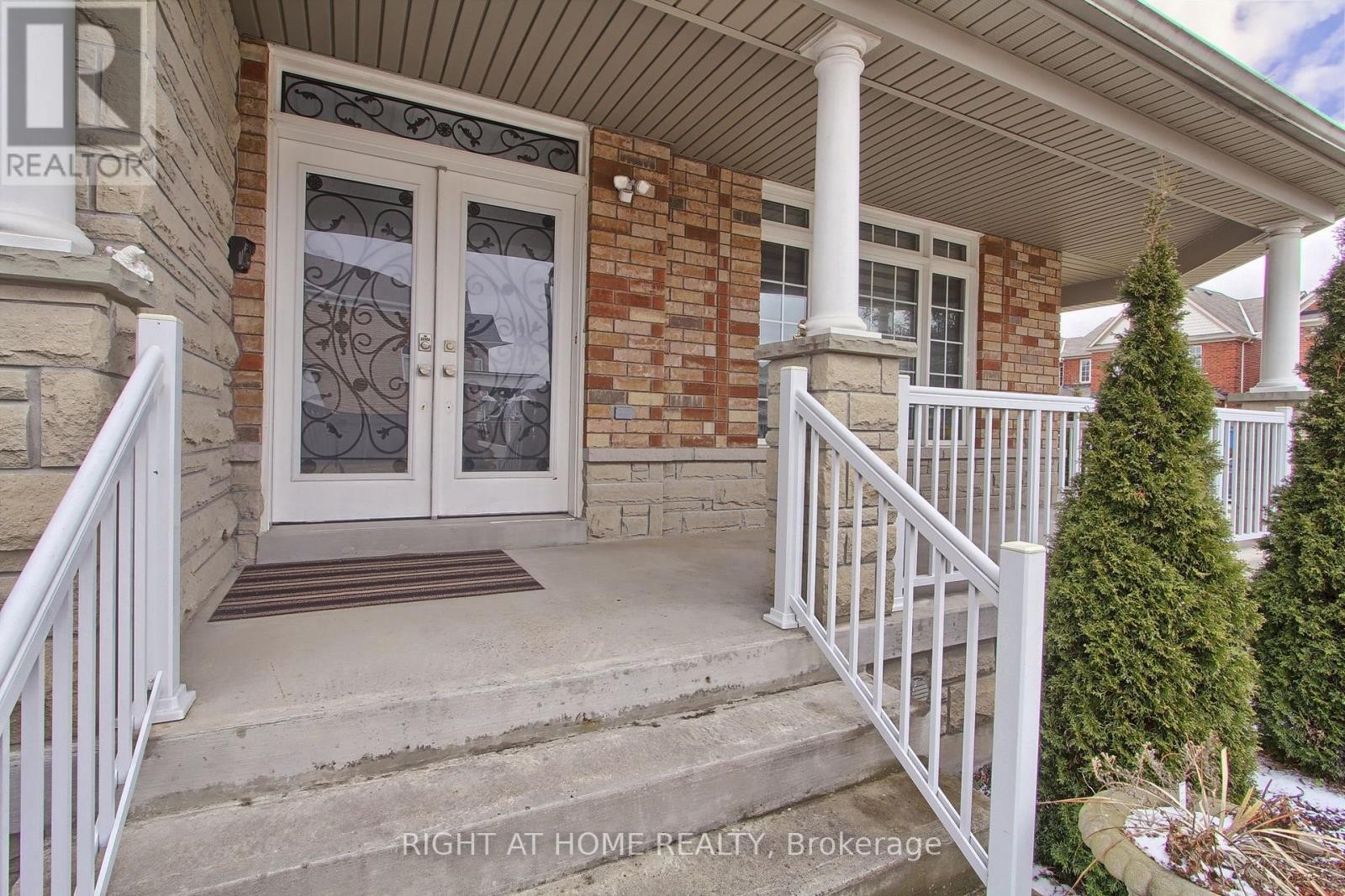 












109 VIPOND WAY

,
Bradford West Gwillimbury (Bradford),




Ontario
L3Z0G5

