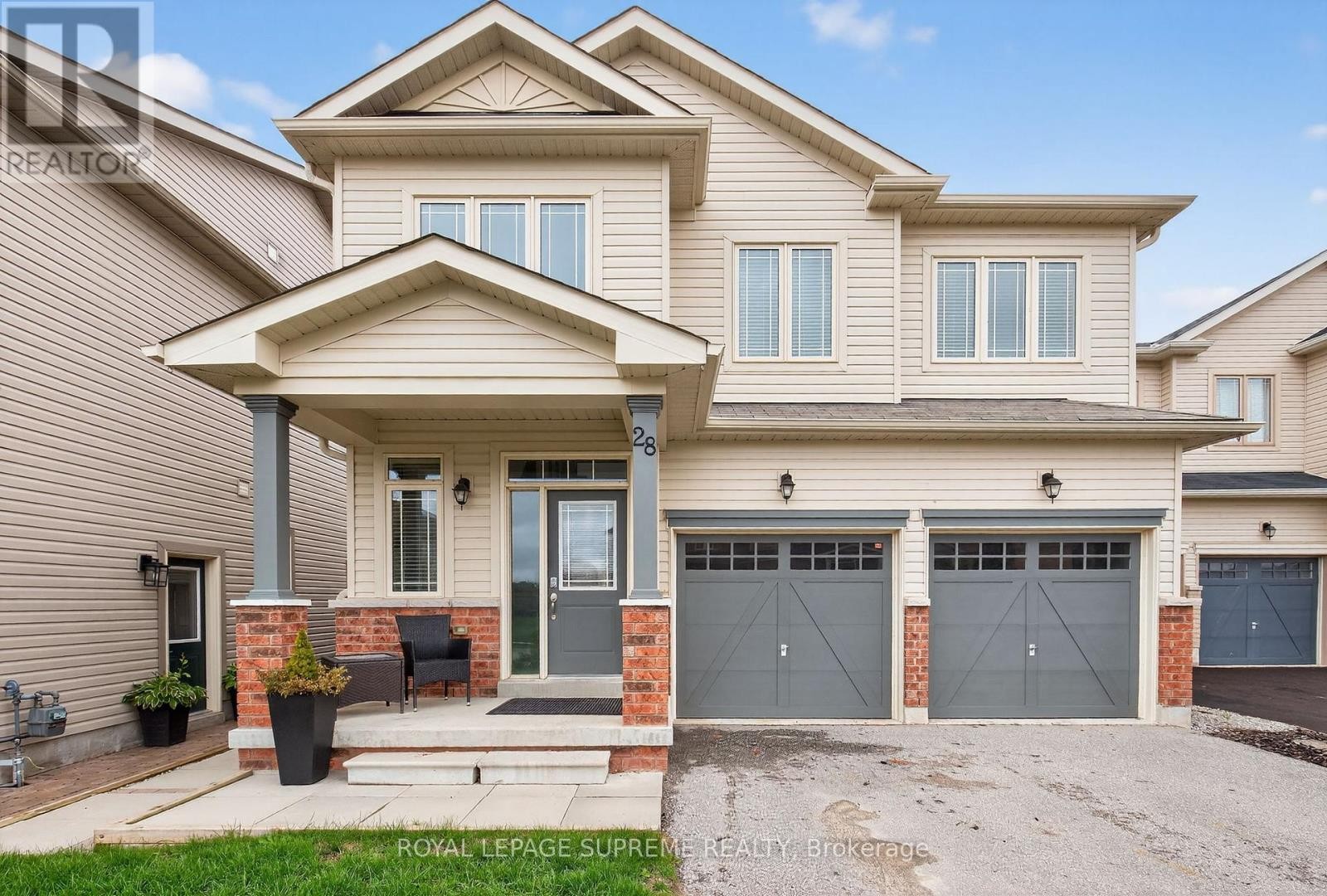 












28 MANDLEY STREET

,
Essa (Angus),




Ontario
L3W0B6

