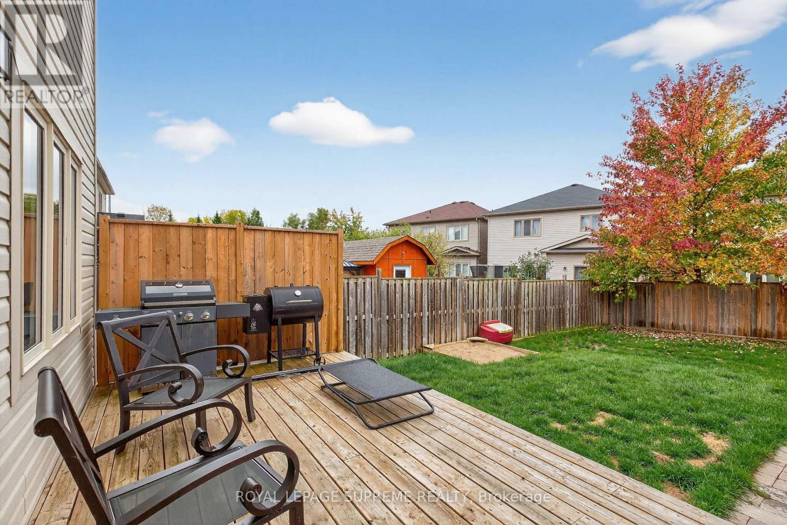 












28 MANDLEY STREET

,
Essa (Angus),




Ontario
L3W0B6

