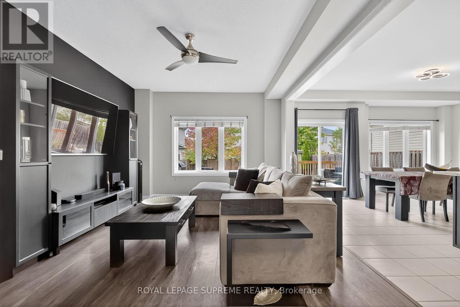 












28 MANDLEY STREET

,
Essa (Angus),




Ontario
L3W0B6

