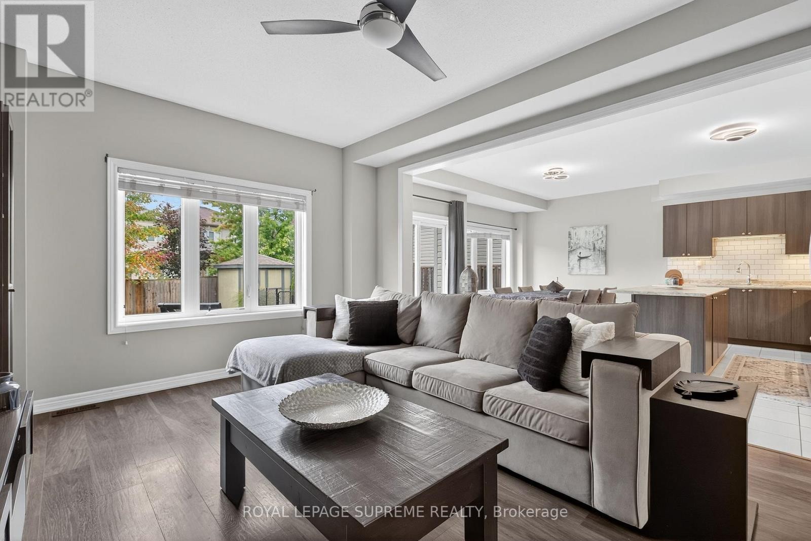 












28 MANDLEY STREET

,
Essa (Angus),




Ontario
L3W0B6

