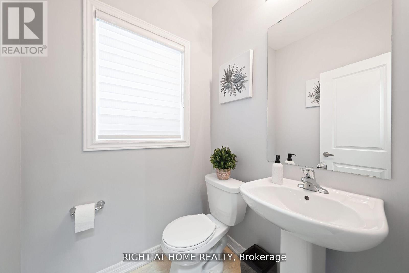 












1655 EMBERTON WAY

,
Innisfil (Alcona),




Ontario
L9S0N4

