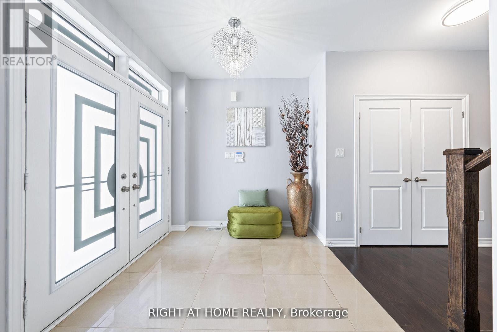 












1655 EMBERTON WAY

,
Innisfil (Alcona),




Ontario
L9S0N4

