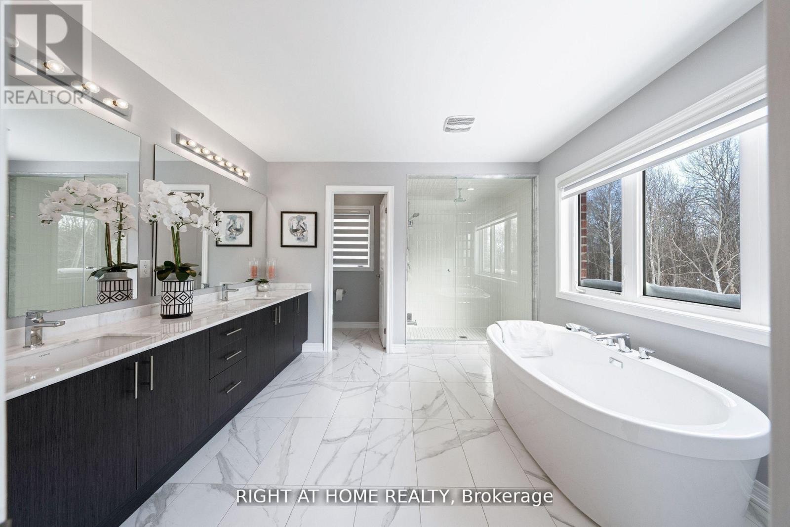 












1655 EMBERTON WAY

,
Innisfil (Alcona),




Ontario
L9S0N4

