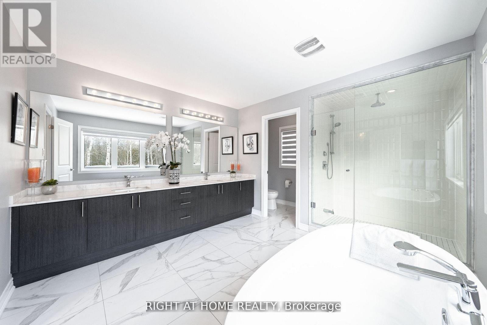 












1655 EMBERTON WAY

,
Innisfil (Alcona),




Ontario
L9S0N4

