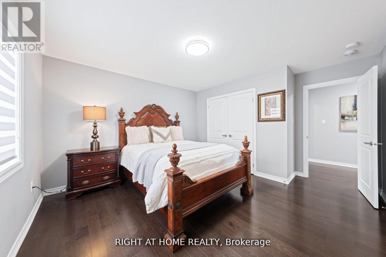 












1655 EMBERTON WAY

,
Innisfil (Alcona),




Ontario
L9S0N4

