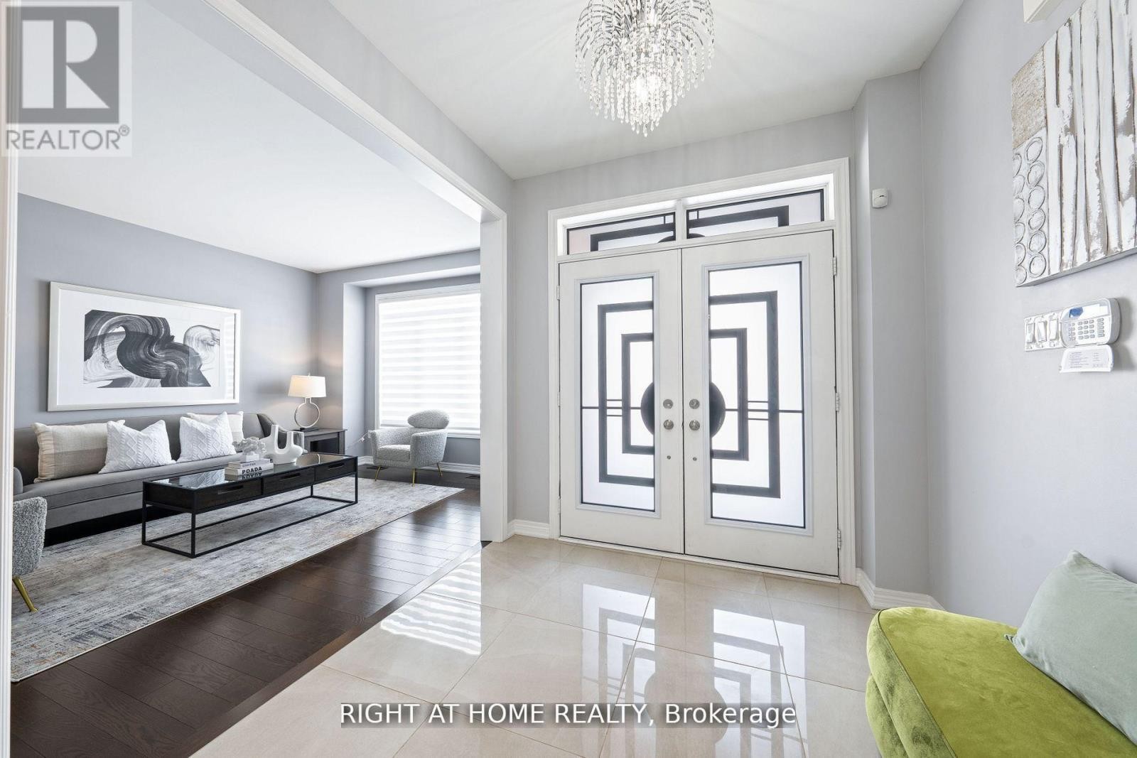 












1655 EMBERTON WAY

,
Innisfil (Alcona),




Ontario
L9S0N4

