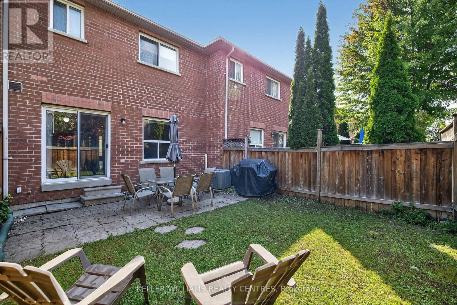 












70 BURGESS CRESCENT

,
Newmarket (Summerhill Estates),




Ontario
L3X2T7

