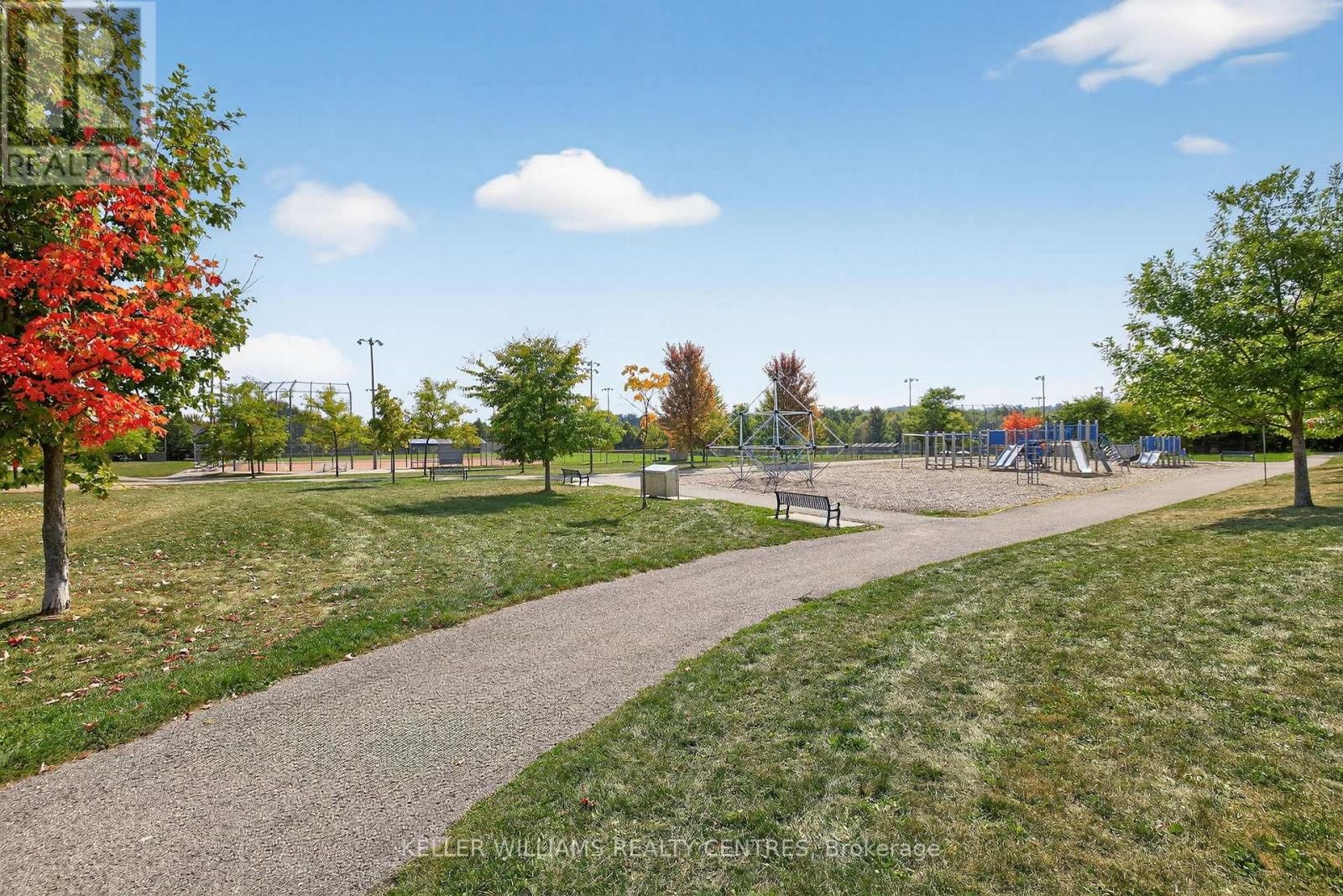 












70 BURGESS CRESCENT

,
Newmarket (Summerhill Estates),




Ontario
L3X2T7

