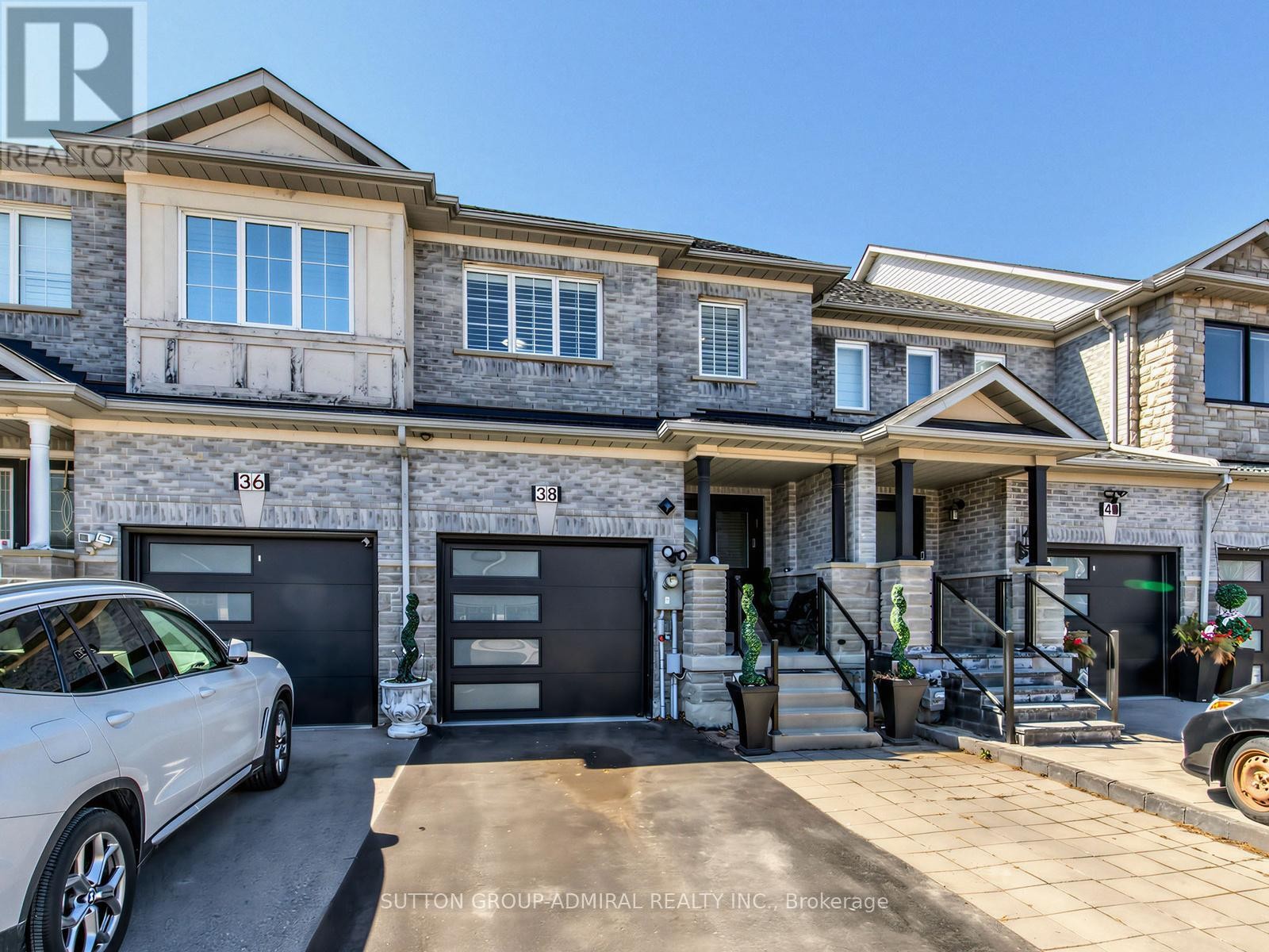 












38 ELDERBROOK CRESCENT

,
Vaughan (Patterson),




Ontario
L4K5M5


