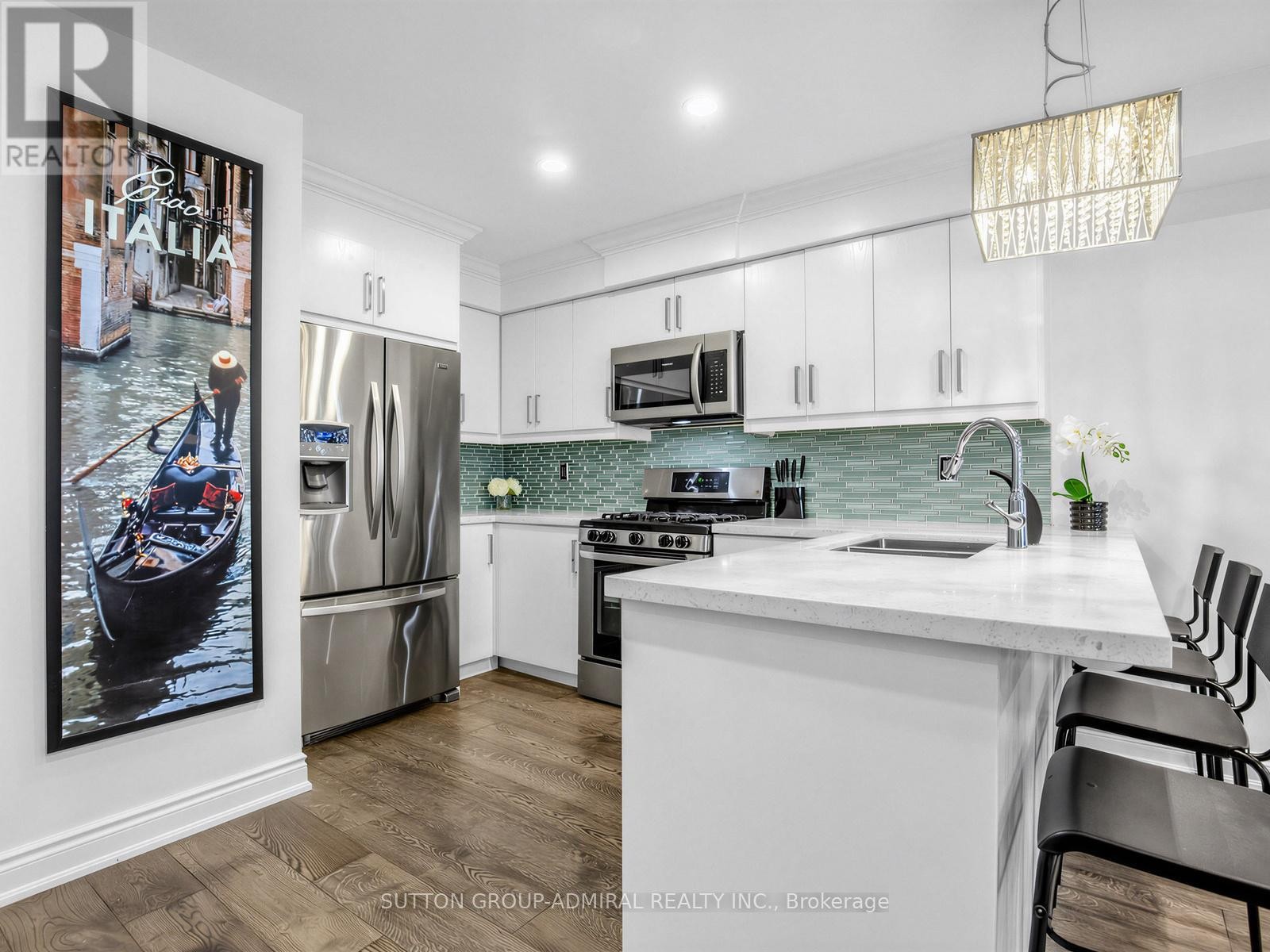 












38 ELDERBROOK CRESCENT

,
Vaughan (Patterson),




Ontario
L4K5M5

