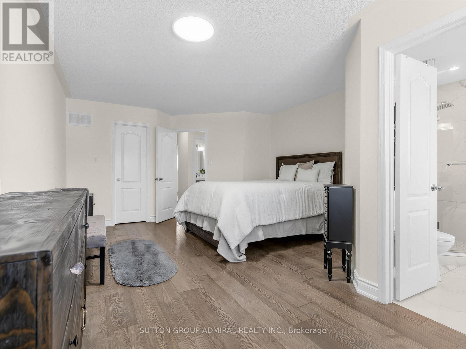 












38 ELDERBROOK CRESCENT

,
Vaughan (Patterson),




Ontario
L4K5M5

