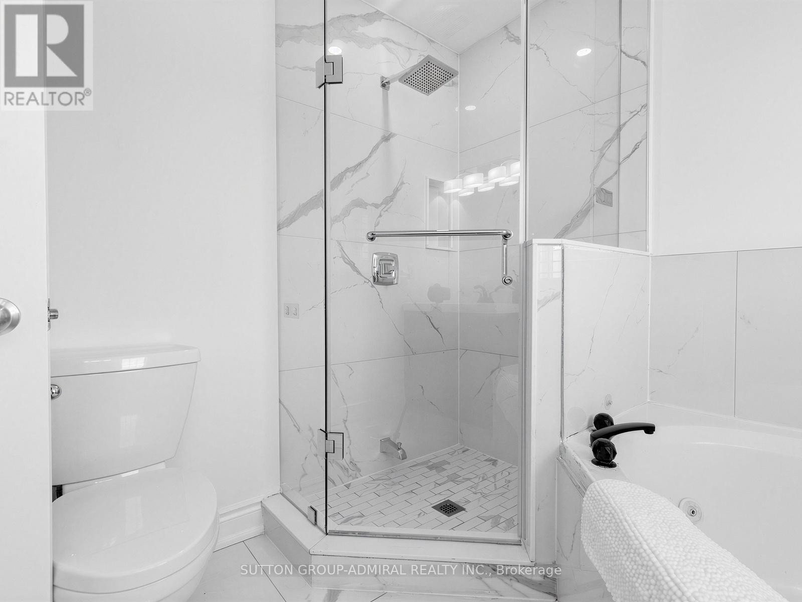 












38 ELDERBROOK CRESCENT

,
Vaughan (Patterson),




Ontario
L4K5M5

