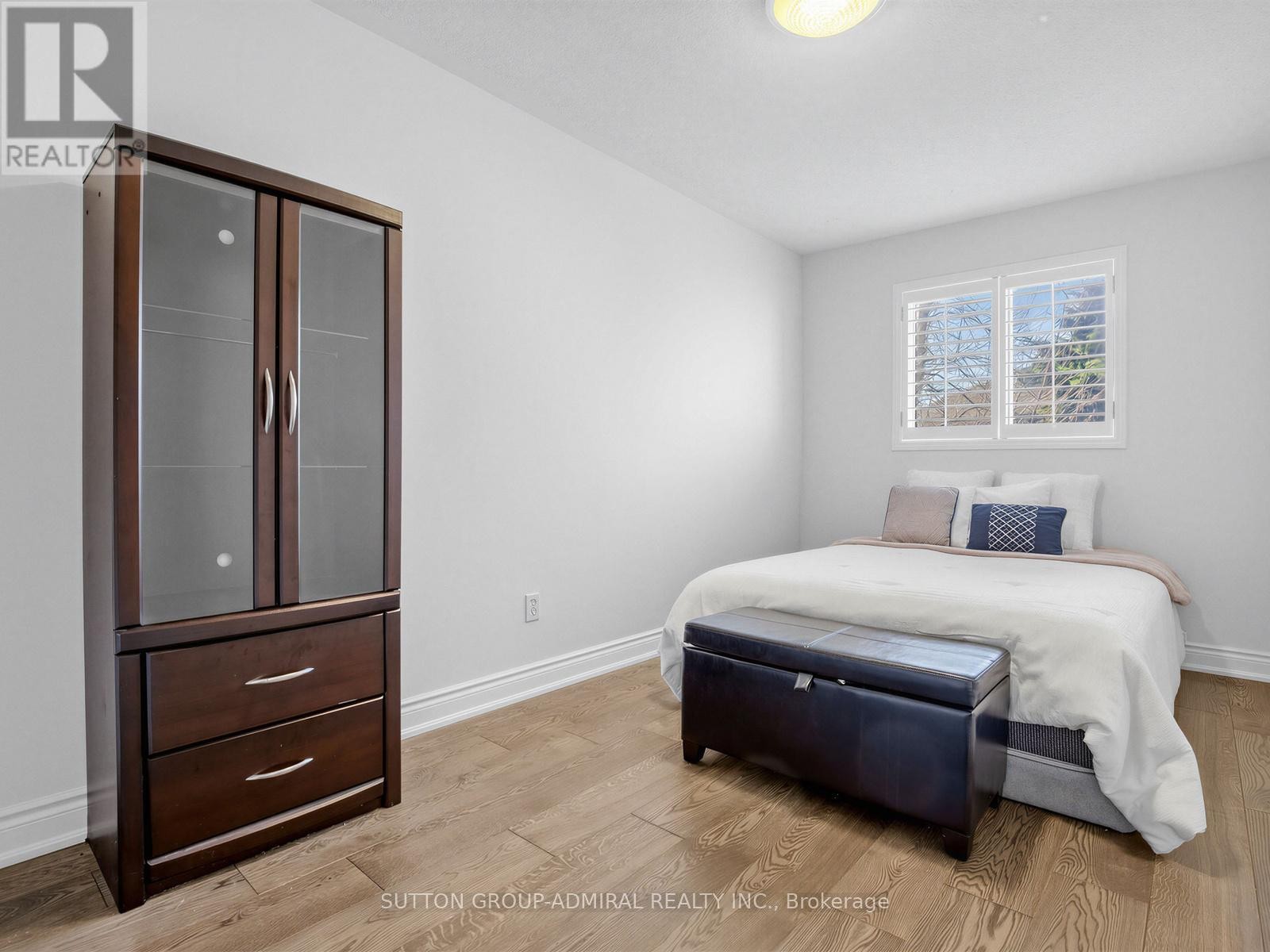 












38 ELDERBROOK CRESCENT

,
Vaughan (Patterson),




Ontario
L4K5M5

