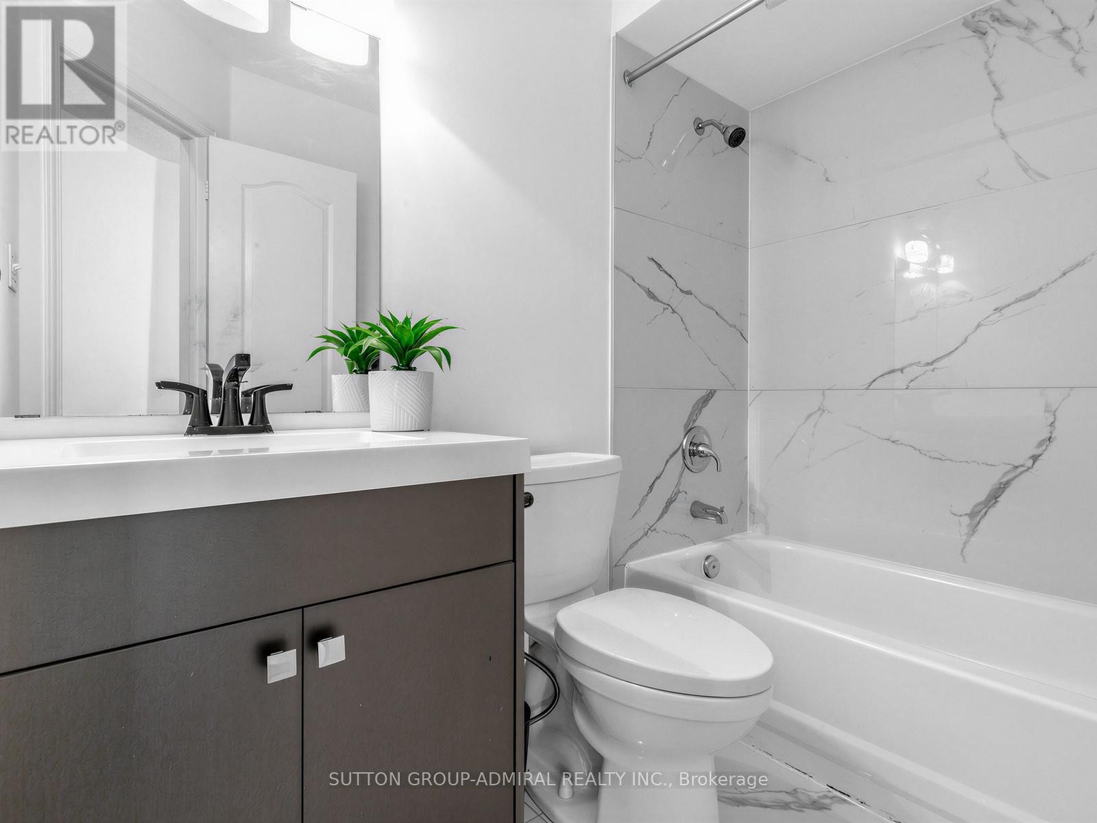 












38 ELDERBROOK CRESCENT

,
Vaughan (Patterson),




Ontario
L4K5M5

