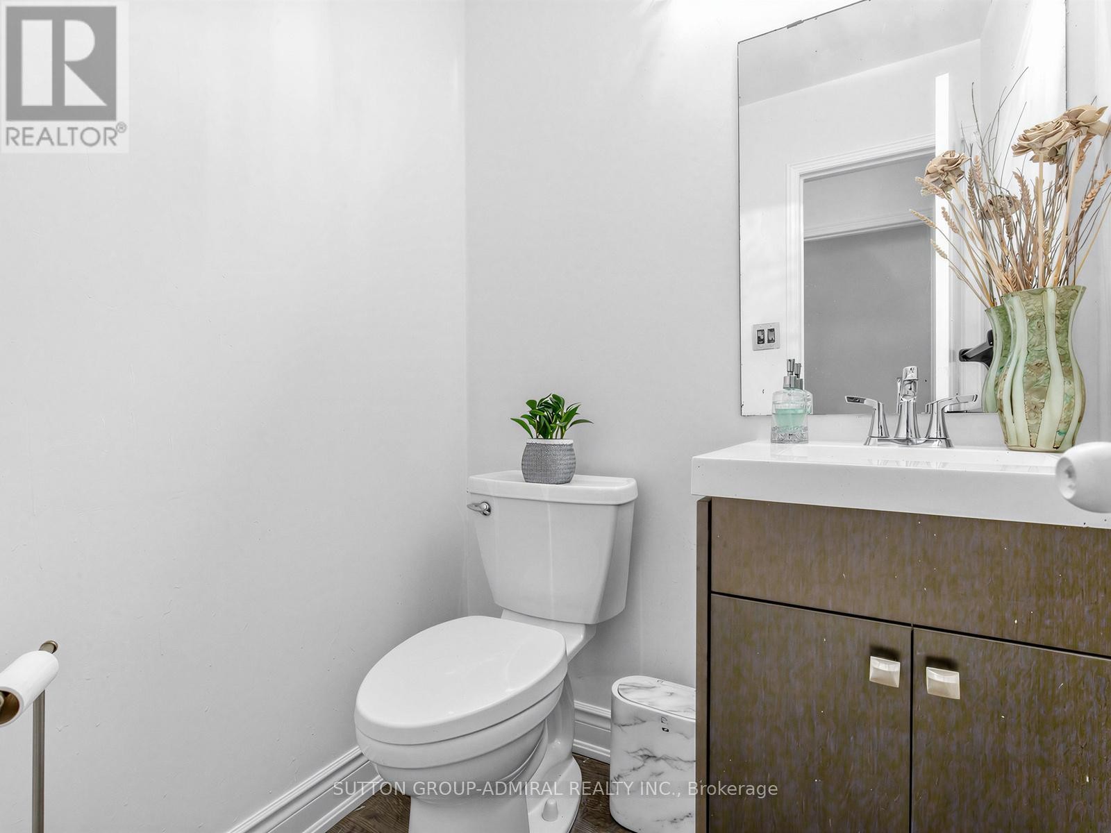 












38 ELDERBROOK CRESCENT

,
Vaughan (Patterson),




Ontario
L4K5M5

