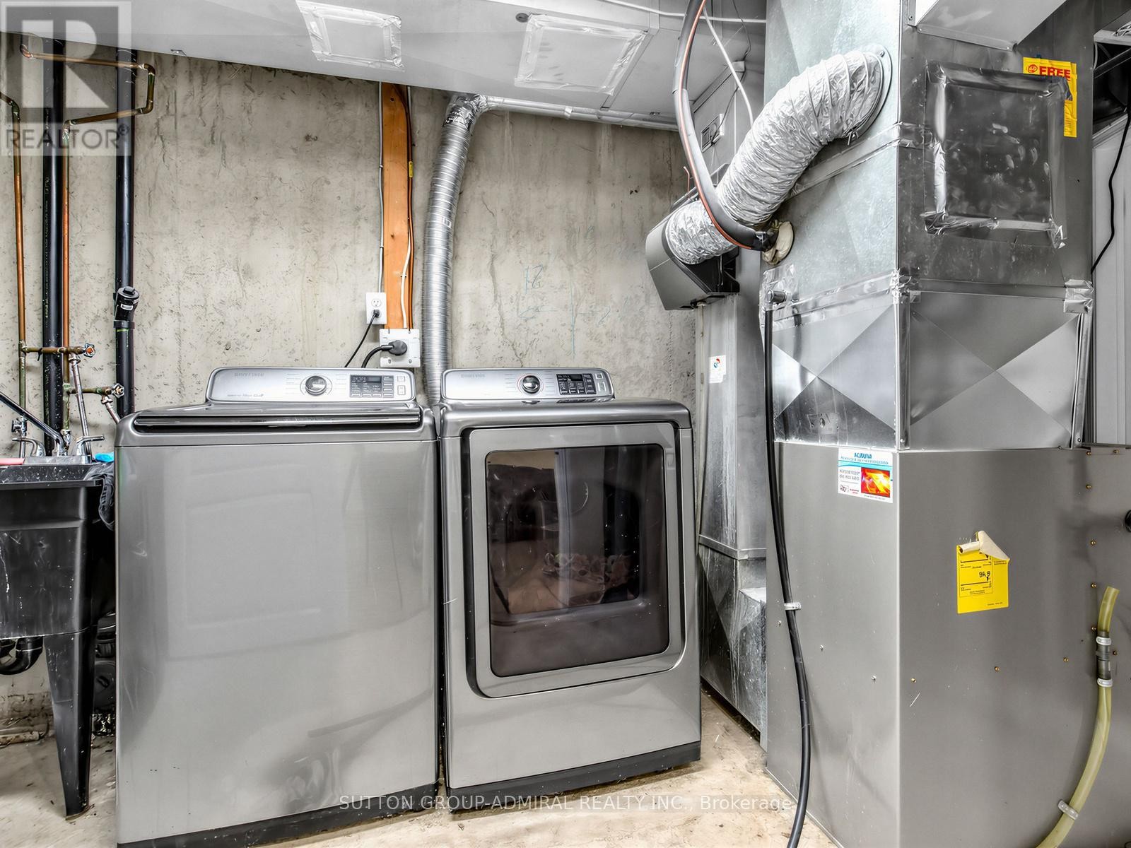 












38 ELDERBROOK CRESCENT

,
Vaughan (Patterson),




Ontario
L4K5M5

