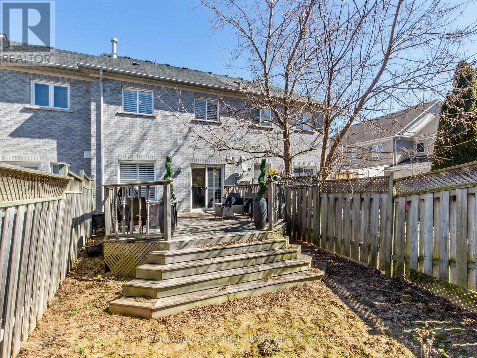 












38 ELDERBROOK CRESCENT

,
Vaughan (Patterson),




Ontario
L4K5M5

