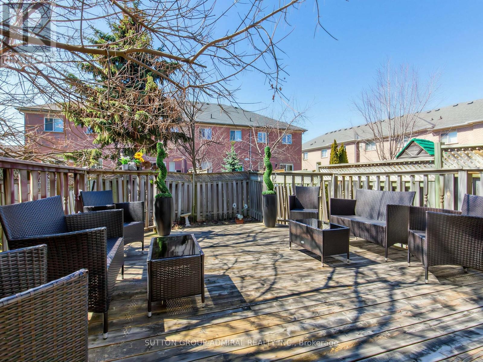 












38 ELDERBROOK CRESCENT

,
Vaughan (Patterson),




Ontario
L4K5M5

