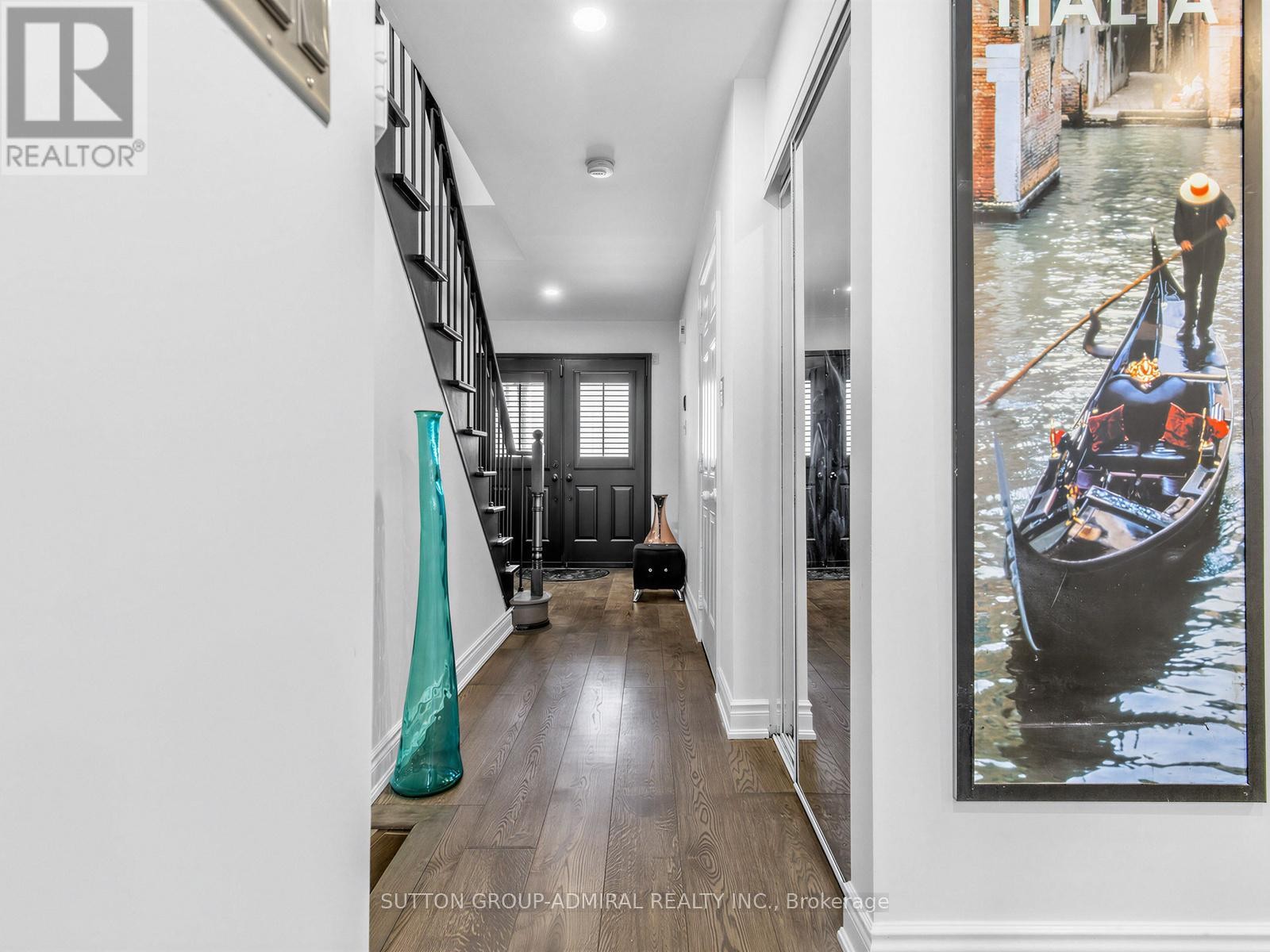 












38 ELDERBROOK CRESCENT

,
Vaughan (Patterson),




Ontario
L4K5M5

