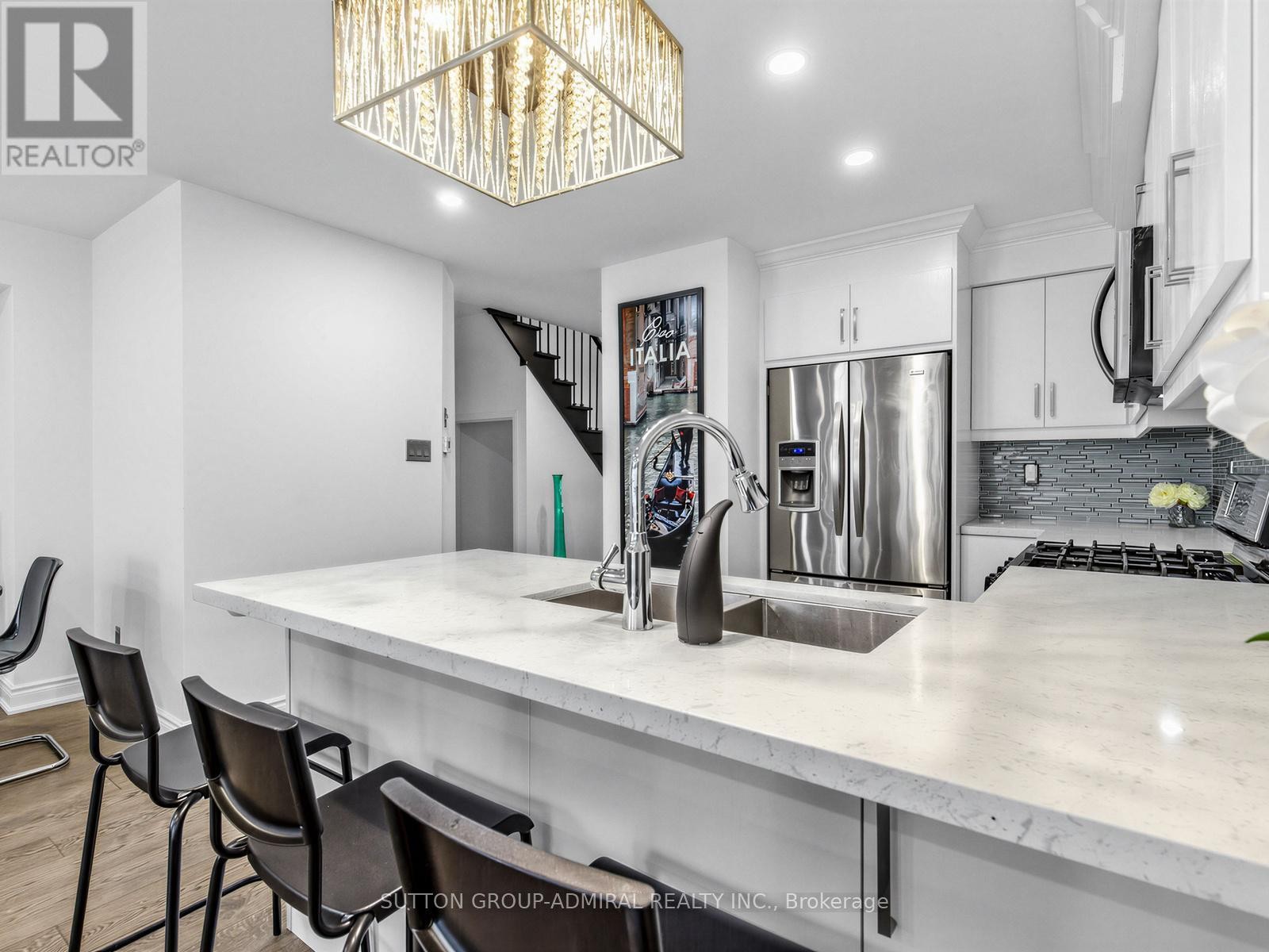 












38 ELDERBROOK CRESCENT

,
Vaughan (Patterson),




Ontario
L4K5M5

