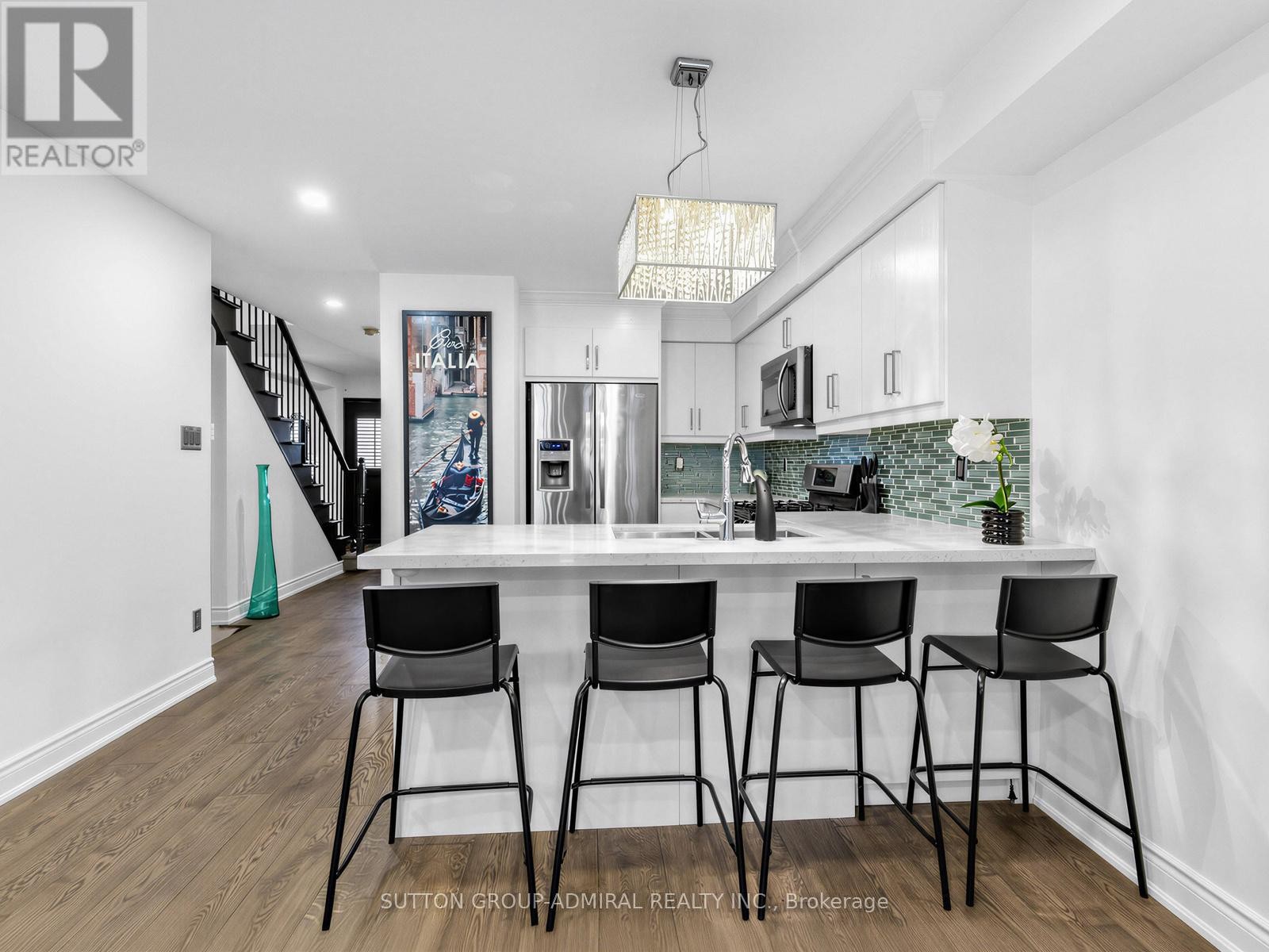 












38 ELDERBROOK CRESCENT

,
Vaughan (Patterson),




Ontario
L4K5M5

