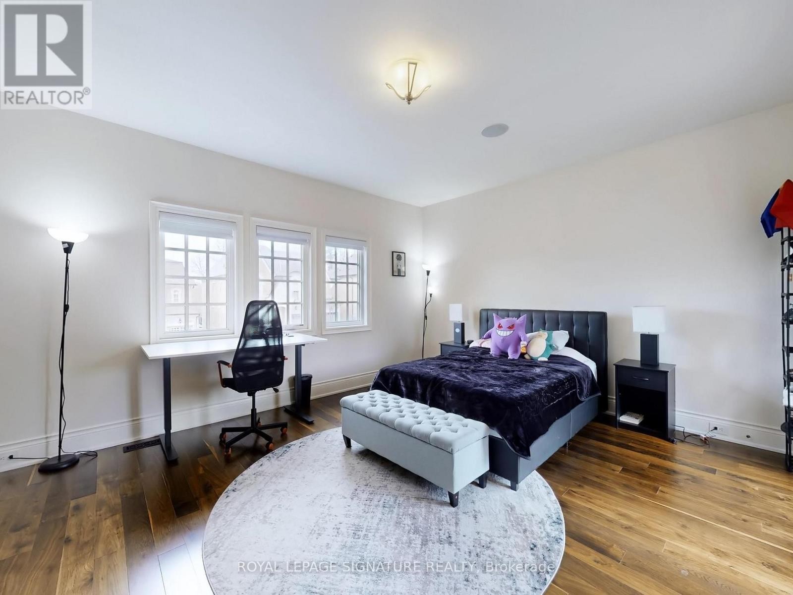 












35 ANNSLEYWOOD COURT

,
Vaughan (Kleinburg),




Ontario
L4H3N5

