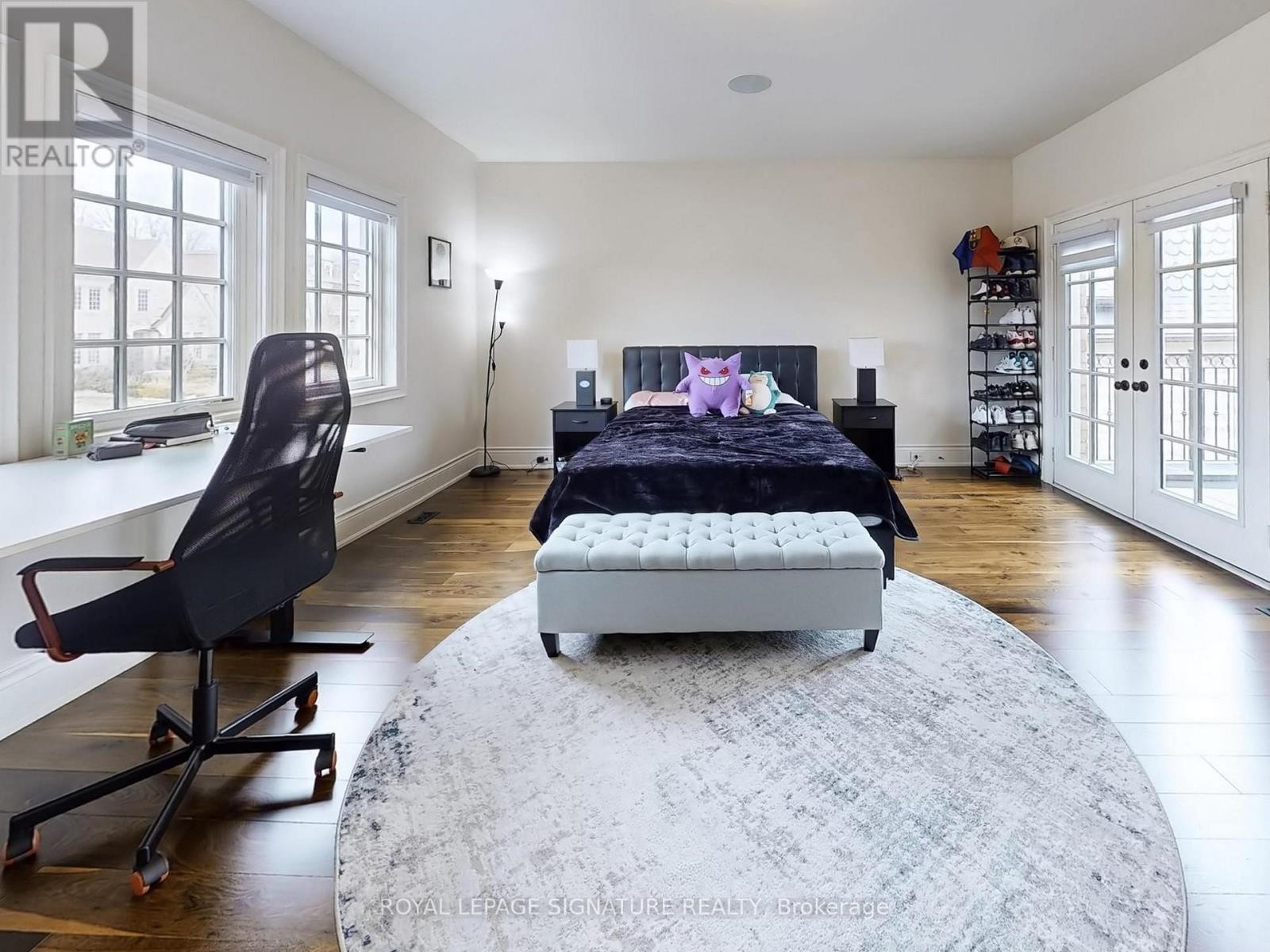 












35 ANNSLEYWOOD COURT

,
Vaughan (Kleinburg),




Ontario
L4H3N5

