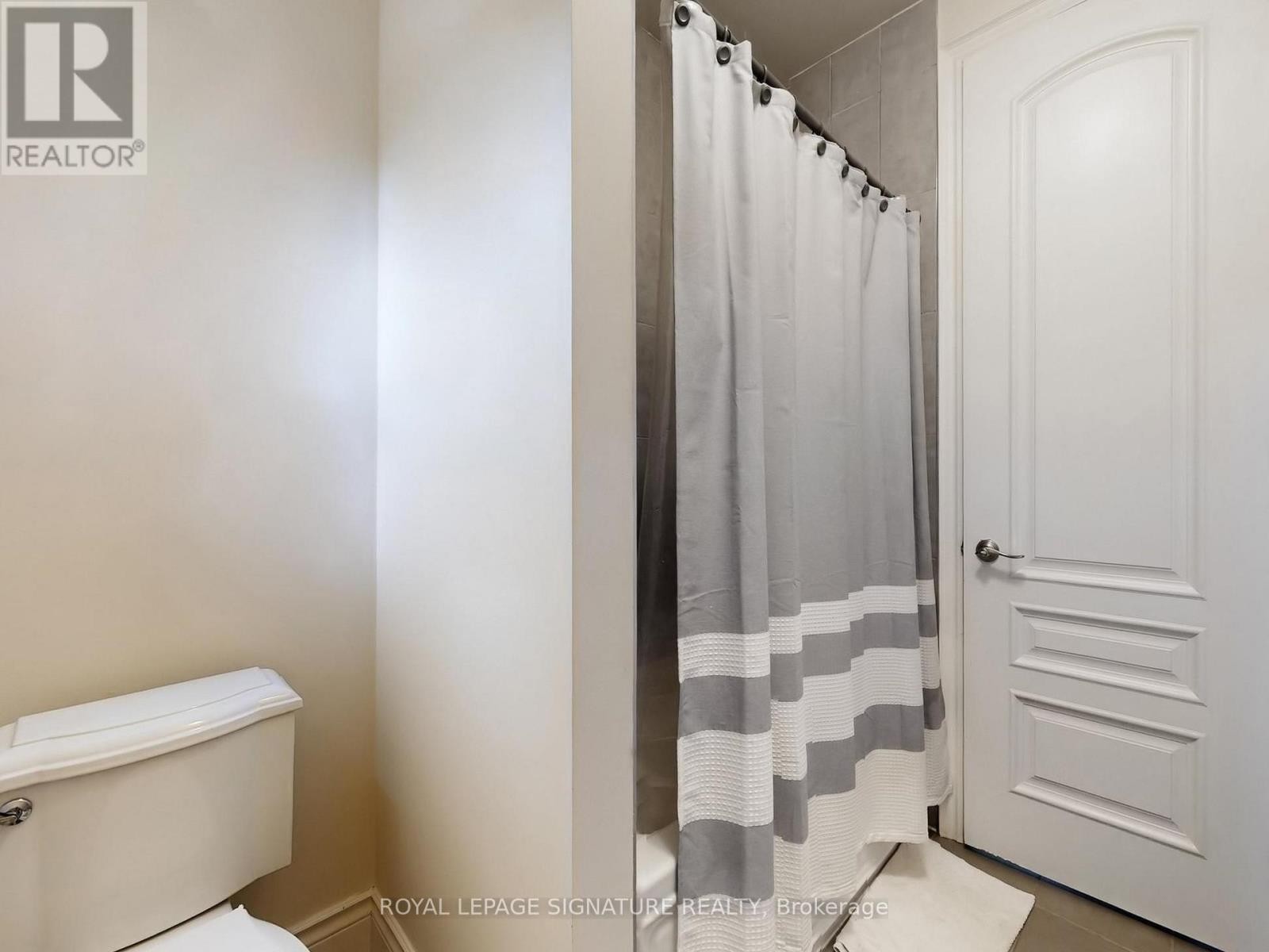 












35 ANNSLEYWOOD COURT

,
Vaughan (Kleinburg),




Ontario
L4H3N5

