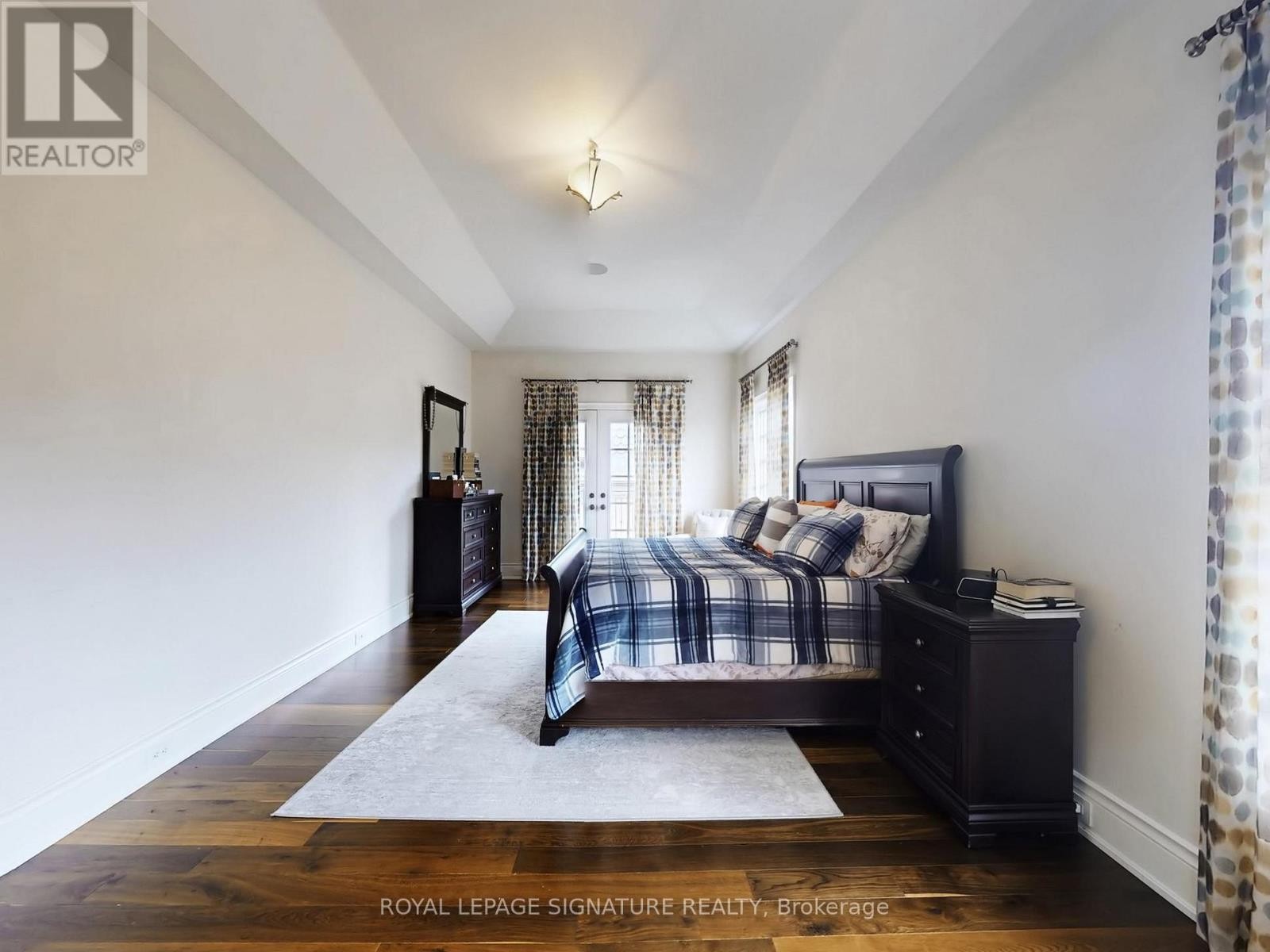 












35 ANNSLEYWOOD COURT

,
Vaughan (Kleinburg),




Ontario
L4H3N5

