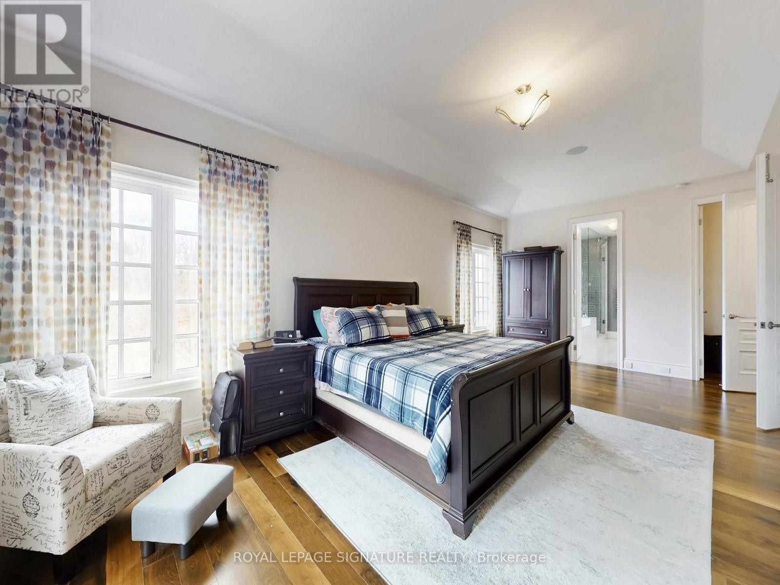 












35 ANNSLEYWOOD COURT

,
Vaughan (Kleinburg),




Ontario
L4H3N5

